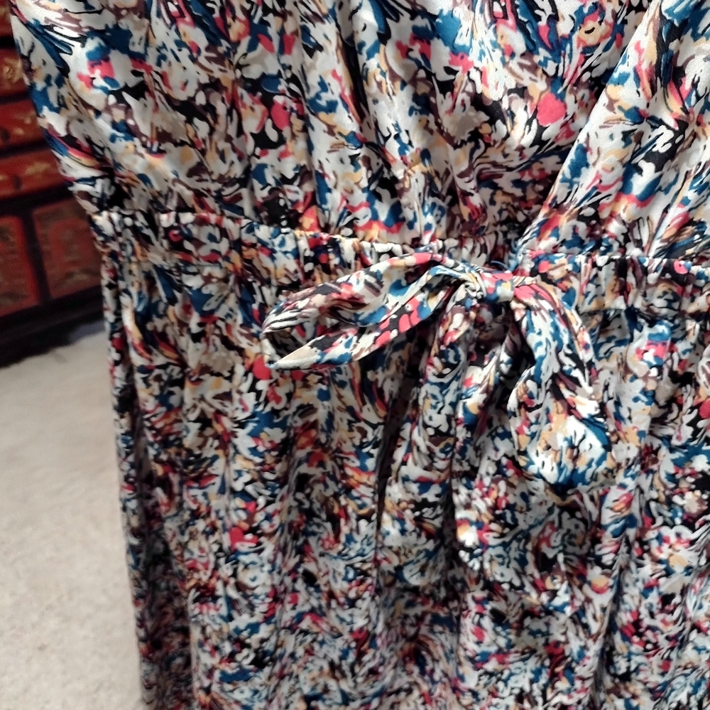 Cute fun dress - Picture 3 of 3